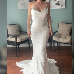 NWT prom dress or sleek minimalist wedding dress ivory sz 10 Jadore Australia